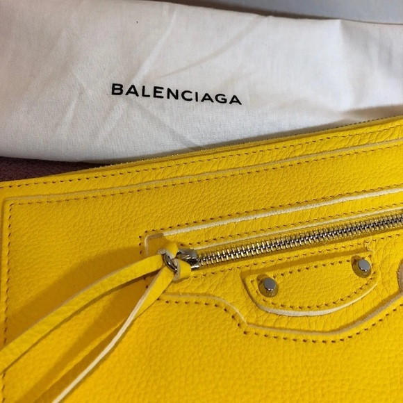 Balenciaga Clutch Yellow in Pebble Leather - Picture 4 of 7
